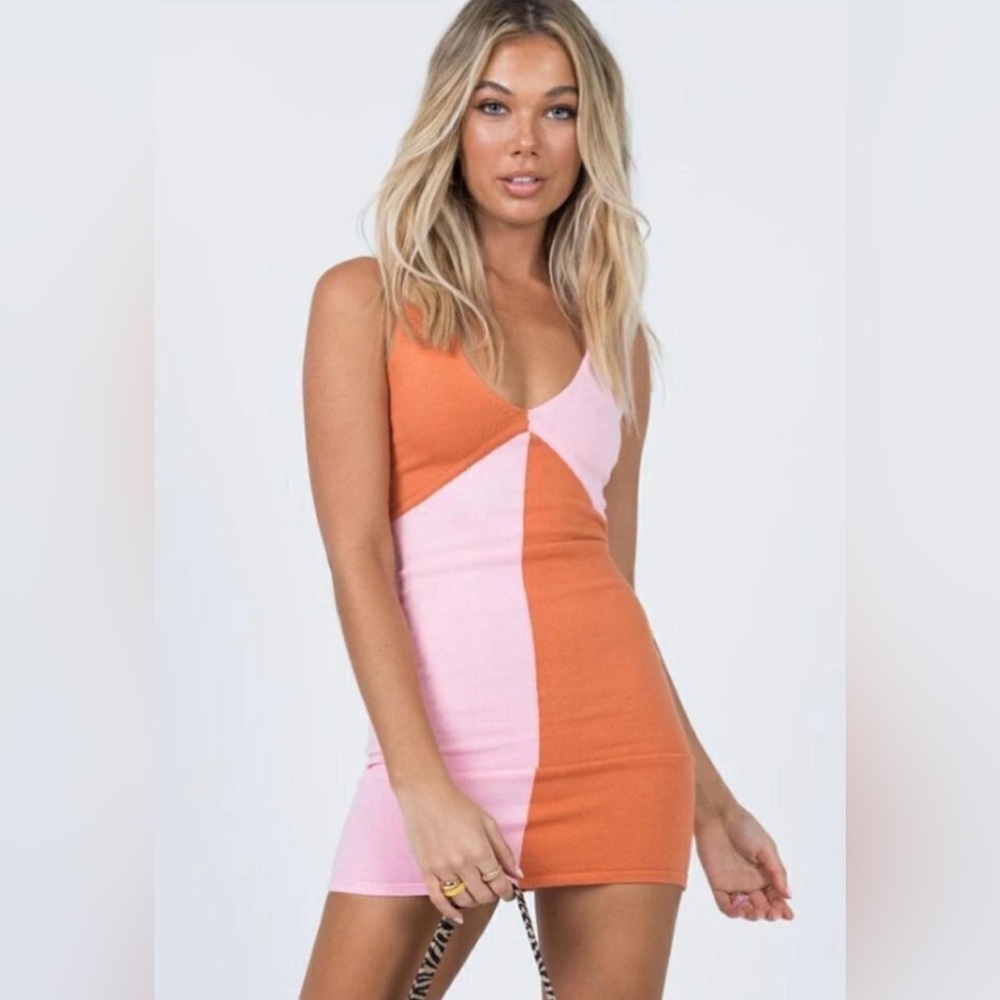Princess Polly Sienna Pink & Orange Retro
Colorblock Knit Mini Dress (Size M/L)